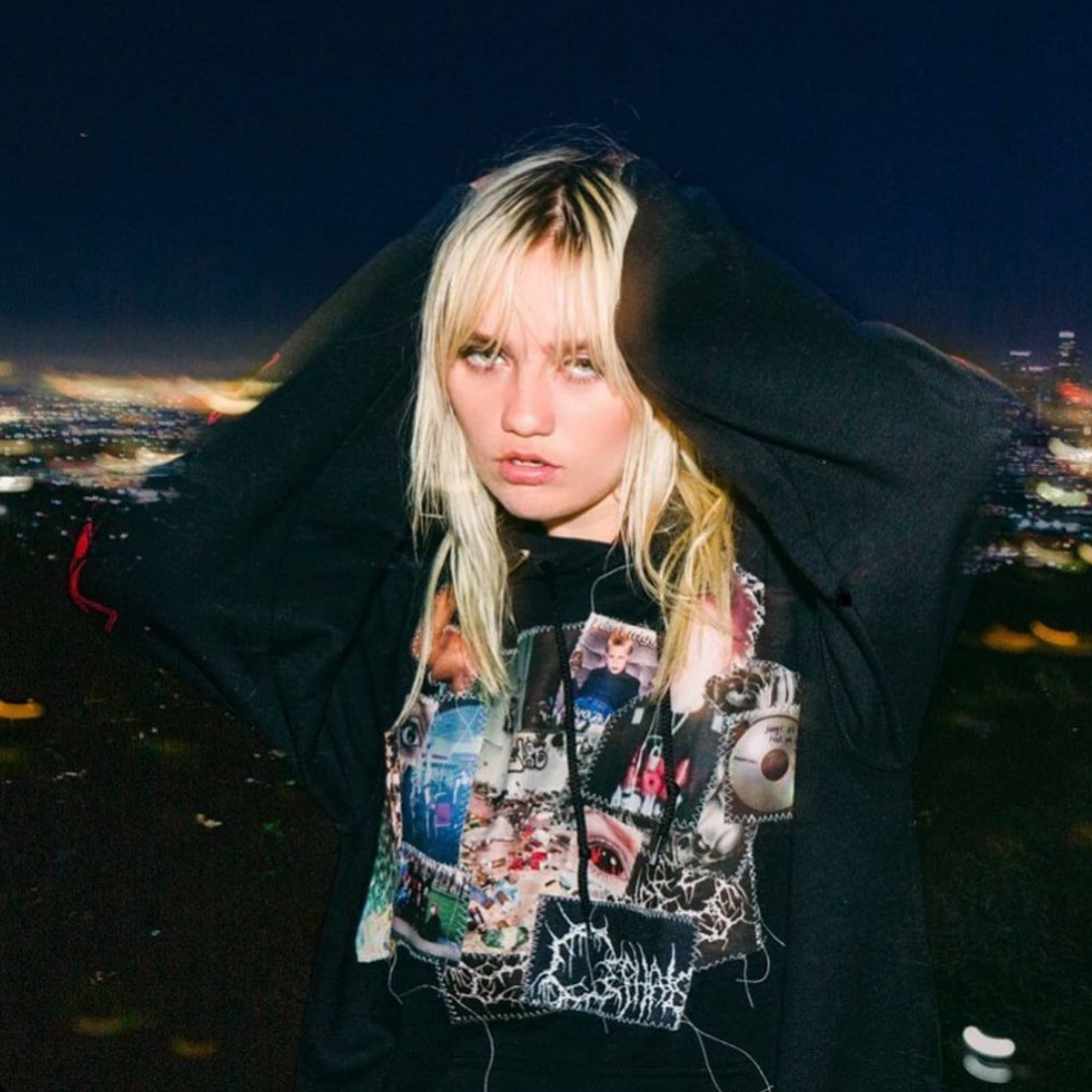 Carlie Hanson - Off My Neck